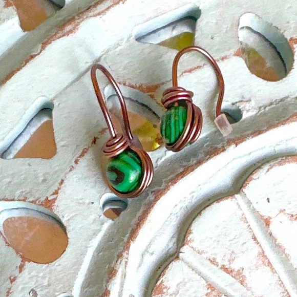 Malachite brass drops dangle earrings/change and abundance malachite earrings - Picture 1 of 6